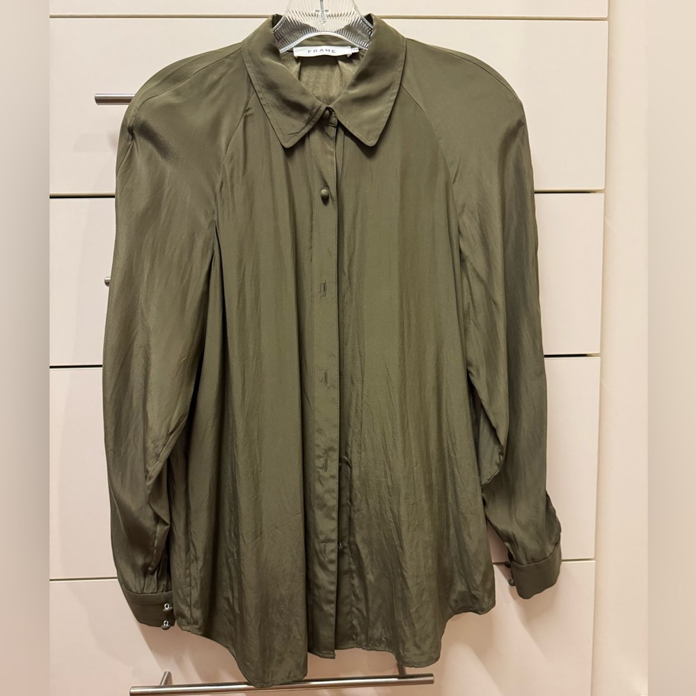 FRAME 100% silk blouse with bell sleeves with a slit, olive, size XS